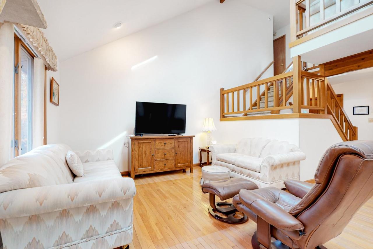 Friendship Lodge Pocono Lake エクステリア 写真